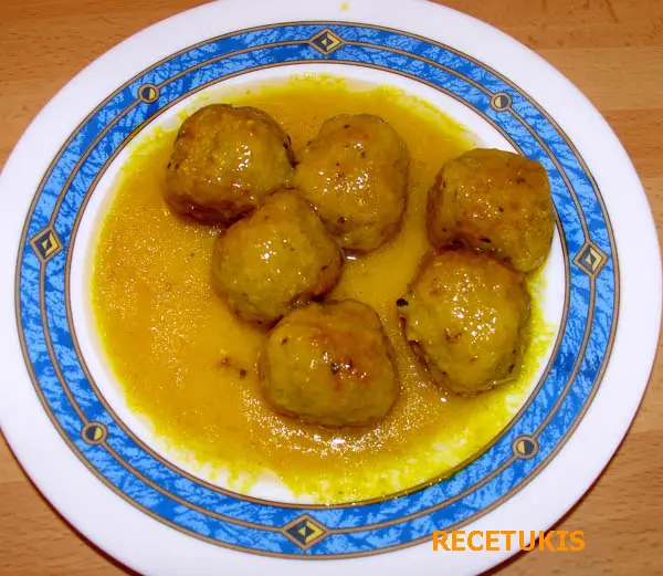 Albondigas Con Salsa De Almendras
