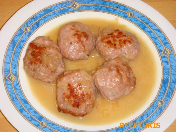 Albondigas En Salsa De Cebolla